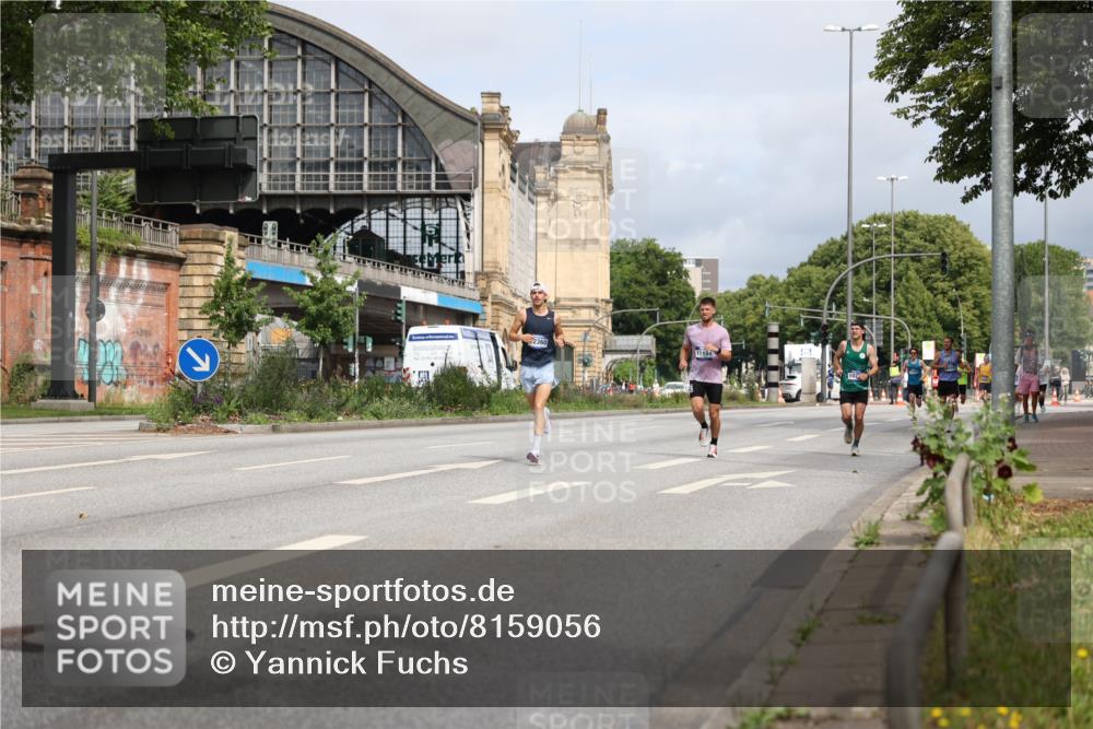 29.06.2025 - hella hamburg halbmarathon Yannick Fuchs http://msf.ph/oto/8159056 29.06.2025 10:19:26 20KM 2459, 6816, 7331, 7855, 7963, 9269, 10234, 11194, 11678, 12360, 13440, 14753, 17614, 18569, 19041 meine-sportfotos.de