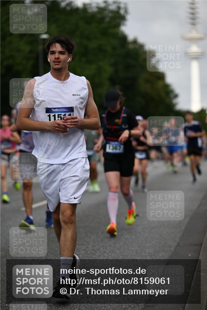 29.06.2025 - hella hamburg halbmarathon Dr. Thomas Lammeyer http://msf.ph/oto/8159061 29.06.2025 10:08:27 Kennedybrücke 1032, 1161, 1355, 1367, 1377, 1674, 2979, 3413, 3488, 4488, 4904, 4951, 5354, 5363, 5365, 5976, 6706, 6709, 7485, 9526, 10213, 10756, 10962 meine-sportfotos.de