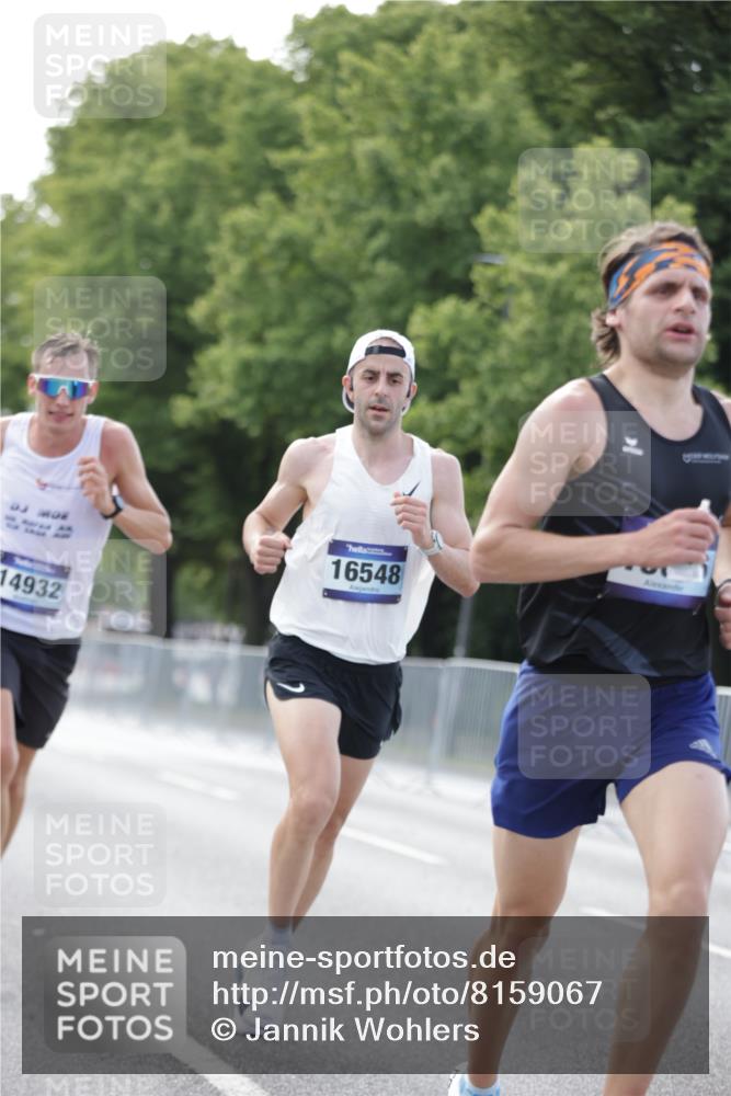 29.06.2025 - hella hamburg halbmarathon Jannik Wohlers http://msf.ph/oto/8159067 29.06.2025 09:39:01 Lombardsbrücke 4524, 6699, 13016, 14188, 14932, 15166, 16548, 18694, 19072 meine-sportfotos.de