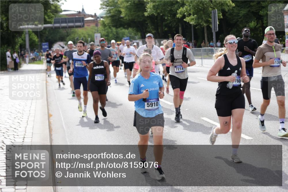 29.06.2025 - hella hamburg halbmarathon Jannik Wohlers http://msf.ph/oto/8159076 29.06.2025 10:18:16 Lombardsbrücke 1234, 1521, 1820, 2703, 2781, 2821, 3202, 3529, 3591, 3592, 4123, 4383, 4802, 5049, 5264, 5834, 5910, 6533, 7121, 7160, 7214, 7454, 8341, 8665, 9276, 9505, 9586, 9658, 9748, 10172, 10502, 10687, 10856, 11020, 12239, 12347, 12541, 12548, 12552, 12703, 12847, 12890, 13193, 14023, 14247, 14294, 14332, 14532, 14627, 14760, 14967, 15138, 15208, 15402, 15436, 15749, 15881, 16196, 16209, 16451, 17027, 17048, 17052, 17567, 18246, 18336, 18456 meine-sportfotos.de