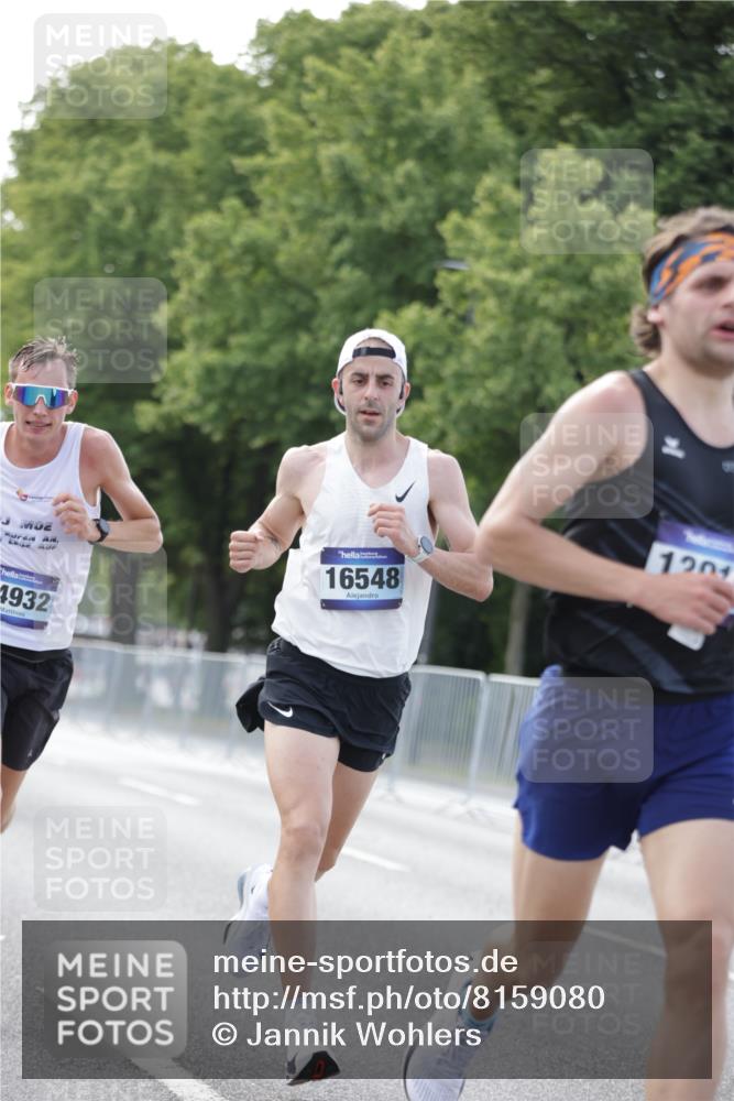 29.06.2025 - hella hamburg halbmarathon Jannik Wohlers http://msf.ph/oto/8159080 29.06.2025 09:39:01 Lombardsbrücke 4524, 6699, 13016, 14188, 14932, 15166, 16548, 18694, 19072 meine-sportfotos.de