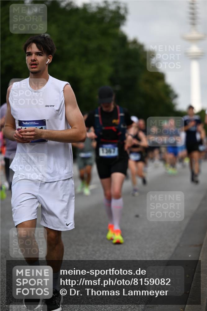 29.06.2025 - hella hamburg halbmarathon Dr. Thomas Lammeyer http://msf.ph/oto/8159082 29.06.2025 10:08:27 Kennedybrücke 1032, 1161, 1355, 1367, 1377, 1674, 2979, 3413, 3488, 4488, 4904, 4951, 5354, 5363, 5365, 5976, 6706, 6709, 7485, 9526, 10213, 10756, 10962 meine-sportfotos.de