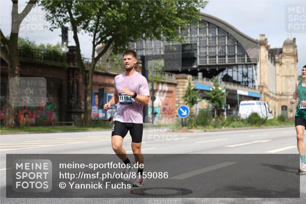 29.06.2025 - hella hamburg halbmarathon Yannick Fuchs http://msf.ph/oto/8159086 29.06.2025 10:19:30 20KM 2459, 6816, 7331, 7855, 9269, 10234, 11194, 11678, 12360, 14753, 17614, 18569, 19041 meine-sportfotos.de
