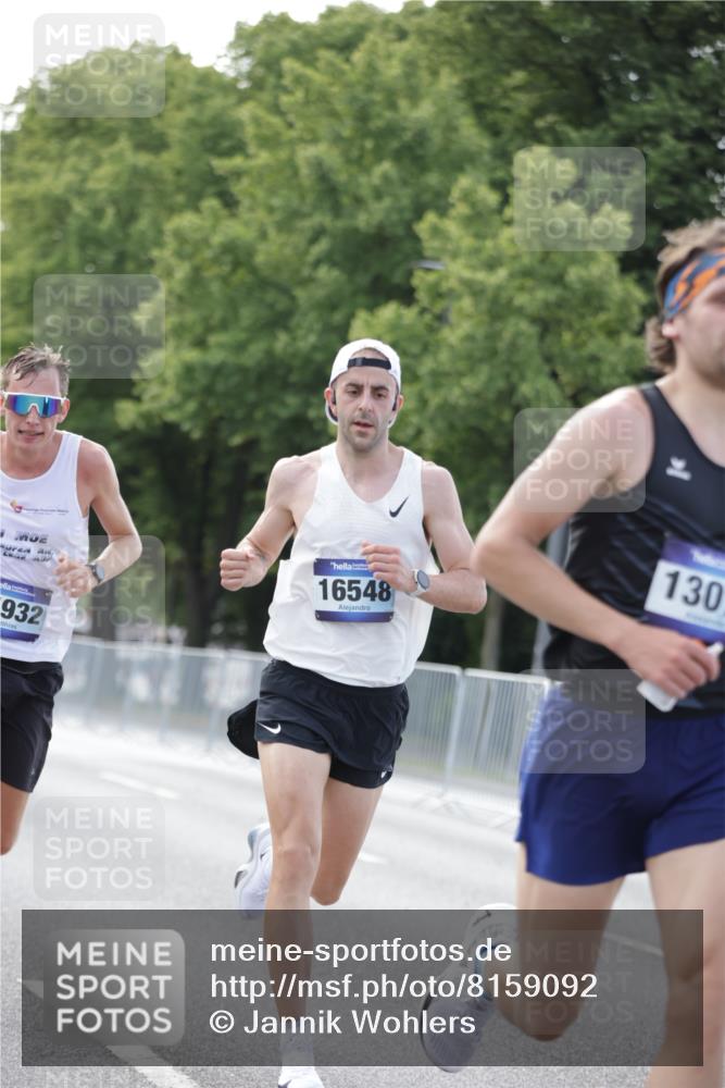 29.06.2025 - hella hamburg halbmarathon Jannik Wohlers http://msf.ph/oto/8159092 29.06.2025 09:39:01 Lombardsbrücke 4524, 6699, 13016, 14188, 14932, 15166, 16548, 18694, 19072 meine-sportfotos.de