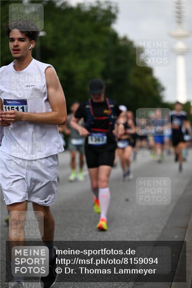 29.06.2025 - hella hamburg halbmarathon Dr. Thomas Lammeyer http://msf.ph/oto/8159094 29.06.2025 10:08:27 Kennedybrücke 1032, 1161, 1355, 1367, 1377, 1674, 2979, 3413, 3488, 4488, 4904, 4951, 5354, 5363, 5365, 5976, 6706, 6709, 7485, 9526, 10213, 10756, 10962 meine-sportfotos.de
