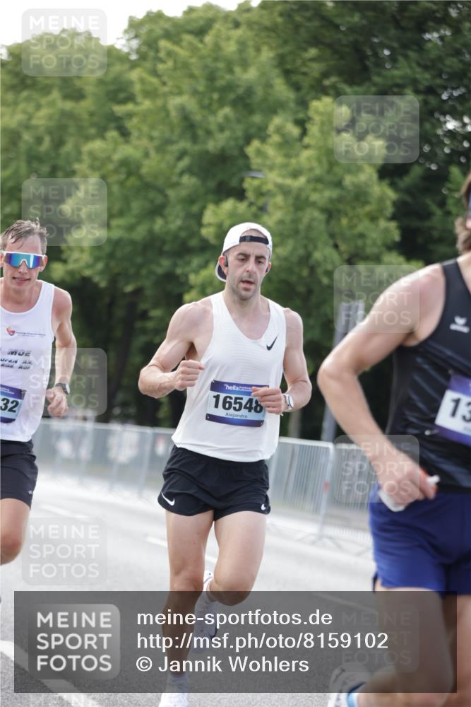 29.06.2025 - hella hamburg halbmarathon Jannik Wohlers http://msf.ph/oto/8159102 29.06.2025 09:39:01 Lombardsbrücke 4524, 6699, 13016, 14188, 14932, 15166, 16548, 18694, 19072 meine-sportfotos.de