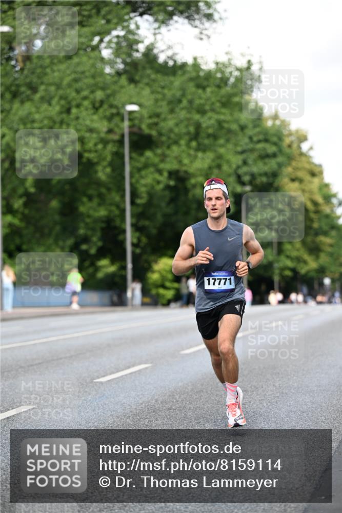 29.06.2025 - hella hamburg halbmarathon Dr. Thomas Lammeyer http://msf.ph/oto/8159114 29.06.2025 09:43:52 Kennedybrücke 5253, 6816, 9475 meine-sportfotos.de