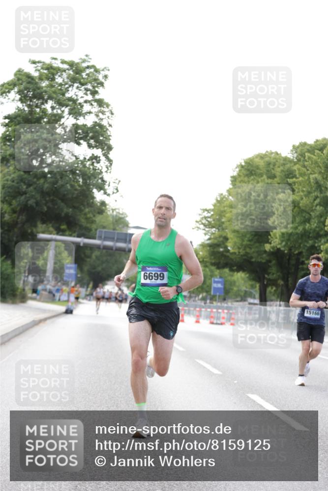 29.06.2025 - hella hamburg halbmarathon Jannik Wohlers http://msf.ph/oto/8159125 29.06.2025 09:39:03 Lombardsbrücke 4524, 6699, 13016, 14188, 14932, 15166, 16548, 18694, 19072 meine-sportfotos.de