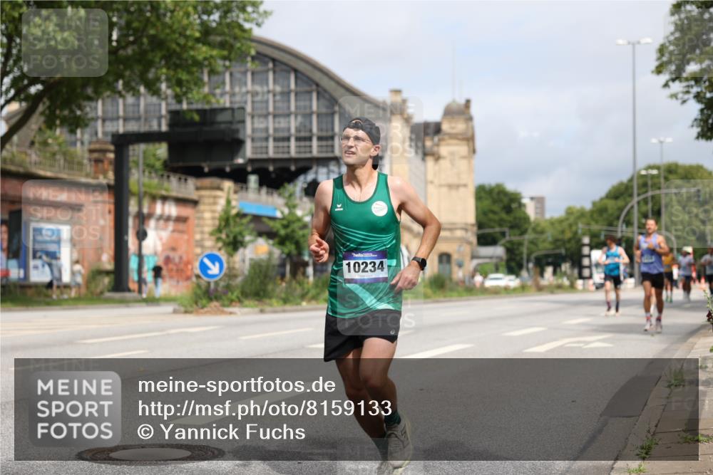 29.06.2025 - hella hamburg halbmarathon Yannick Fuchs http://msf.ph/oto/8159133 29.06.2025 10:19:31 20KM 2459, 6816, 7331, 7855, 9269, 10234, 11194, 11678, 12360, 14753, 17614, 18569, 19041 meine-sportfotos.de
