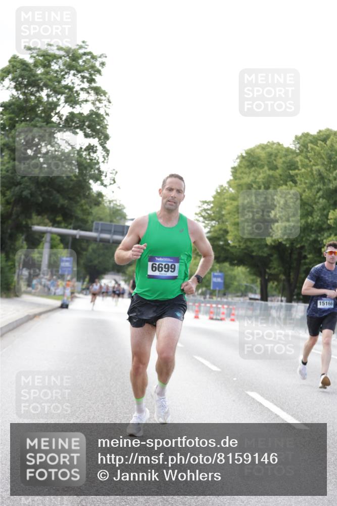 29.06.2025 - hella hamburg halbmarathon Jannik Wohlers http://msf.ph/oto/8159146 29.06.2025 09:39:03 Lombardsbrücke 4524, 6699, 13016, 14188, 14932, 15166, 16548, 18694, 19072 meine-sportfotos.de