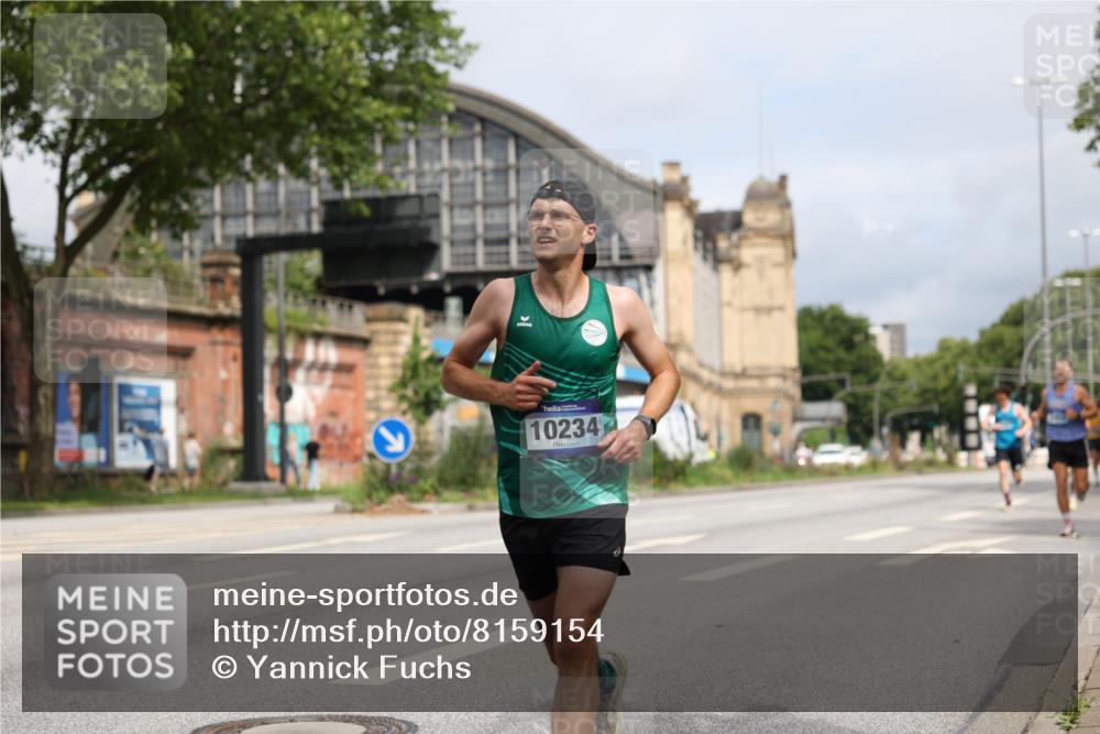 29.06.2025 - hella hamburg halbmarathon Yannick Fuchs http://msf.ph/oto/8159154 29.06.2025 10:19:31 20KM 2459, 6816, 7331, 7855, 9269, 10234, 11194, 11678, 12360, 14753, 17614, 18569, 19041 meine-sportfotos.de