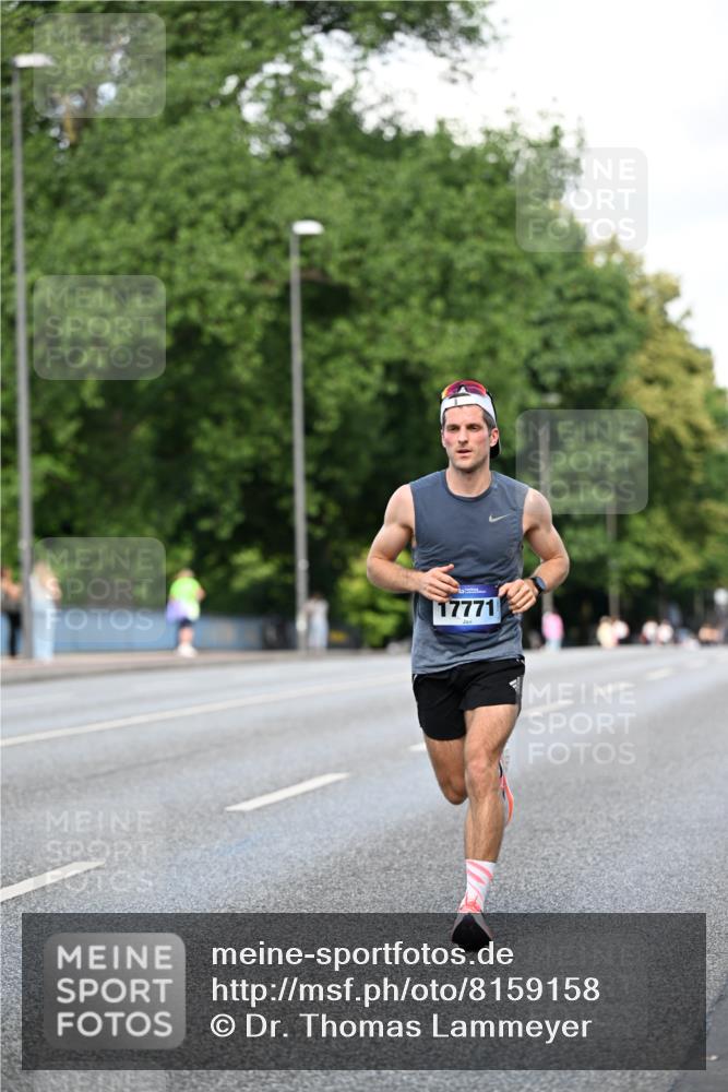 29.06.2025 - hella hamburg halbmarathon Dr. Thomas Lammeyer http://msf.ph/oto/8159158 29.06.2025 09:43:52 Kennedybrücke 5253, 6816, 9475 meine-sportfotos.de