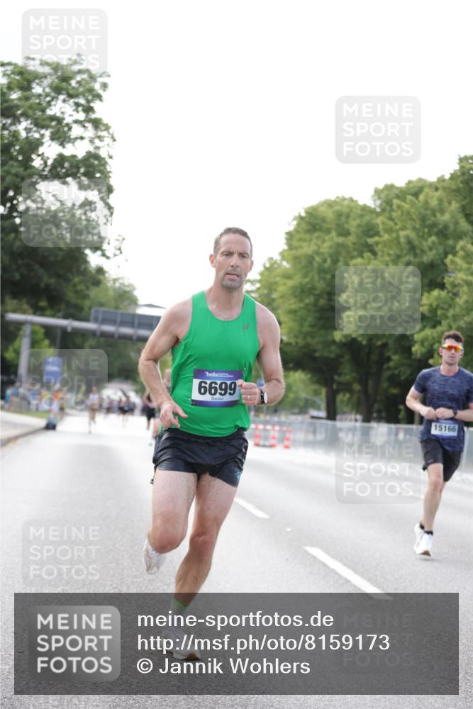 29.06.2025 - hella hamburg halbmarathon Jannik Wohlers http://msf.ph/oto/8159173 29.06.2025 09:39:04 Lombardsbrücke 4524, 6699, 13016, 14188, 14932, 15166, 16548, 18694, 18848, 19072 meine-sportfotos.de