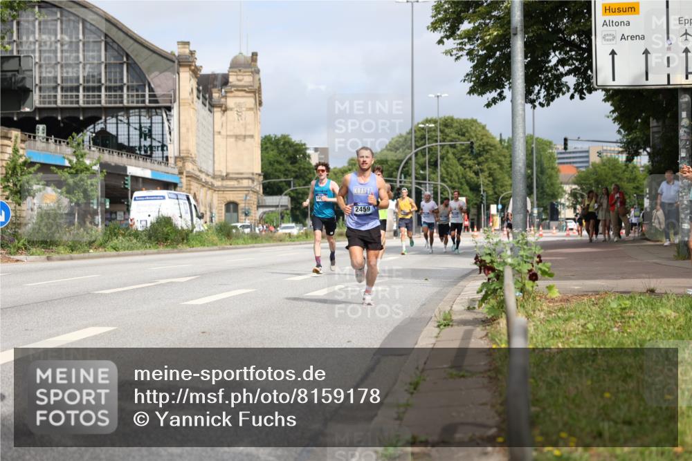 29.06.2025 - hella hamburg halbmarathon Yannick Fuchs http://msf.ph/oto/8159178 29.06.2025 10:19:33 20KM 2459, 7331, 7855, 9269, 10234, 11194, 11678, 12360, 14753, 17614, 18569, 19041 meine-sportfotos.de