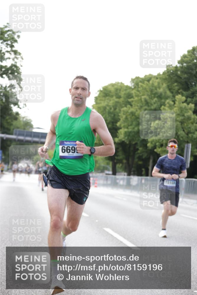 29.06.2025 - hella hamburg halbmarathon Jannik Wohlers http://msf.ph/oto/8159196 29.06.2025 09:39:04 Lombardsbrücke 4524, 6699, 13016, 14188, 14932, 15166, 16548, 18694, 18848, 19072 meine-sportfotos.de