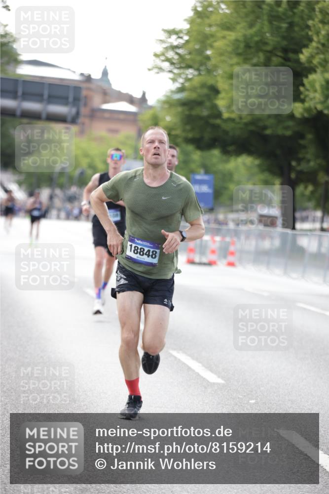 29.06.2025 - hella hamburg halbmarathon Jannik Wohlers http://msf.ph/oto/8159214 29.06.2025 09:39:08 Lombardsbrücke 4524, 6699, 11342, 13016, 14932, 15166, 16548, 18694, 18848, 19072, 19108 meine-sportfotos.de