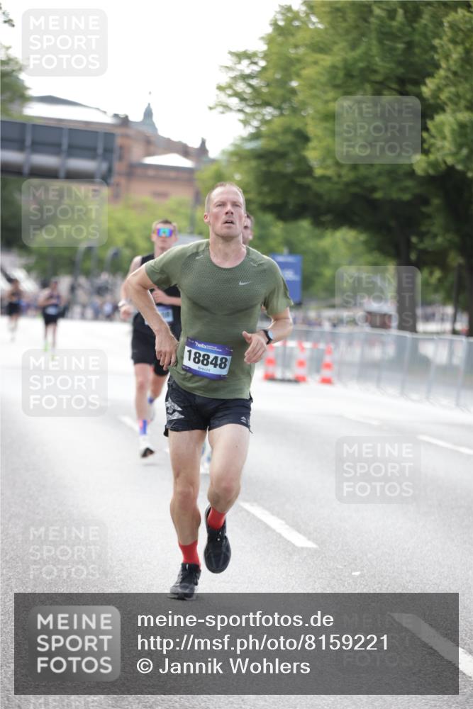 29.06.2025 - hella hamburg halbmarathon Jannik Wohlers http://msf.ph/oto/8159221 29.06.2025 09:39:08 Lombardsbrücke 4524, 6699, 11342, 13016, 14932, 15166, 16548, 18694, 18848, 19072, 19108 meine-sportfotos.de