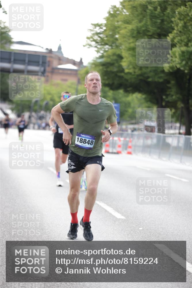 29.06.2025 - hella hamburg halbmarathon Jannik Wohlers http://msf.ph/oto/8159224 29.06.2025 09:39:08 Lombardsbrücke 4524, 6699, 11342, 13016, 14932, 15166, 16548, 18694, 18848, 19072, 19108 meine-sportfotos.de