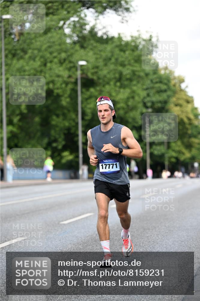 29.06.2025 - hella hamburg halbmarathon Dr. Thomas Lammeyer http://msf.ph/oto/8159231 29.06.2025 09:43:52 Kennedybrücke 5253, 6816, 9475 meine-sportfotos.de