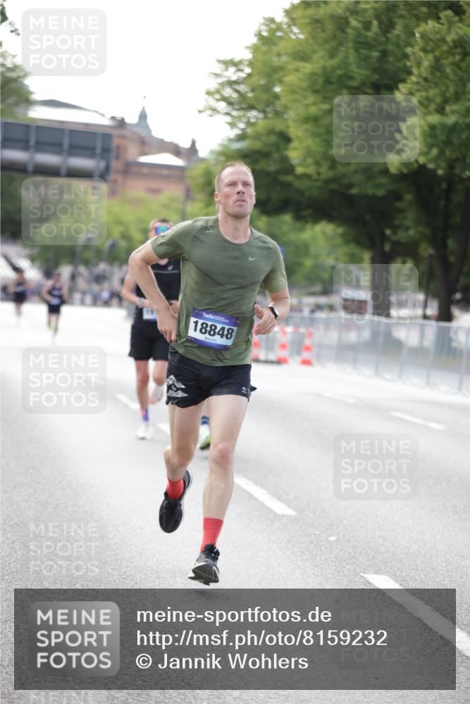 29.06.2025 - hella hamburg halbmarathon Jannik Wohlers http://msf.ph/oto/8159232 29.06.2025 09:39:08 Lombardsbrücke 4524, 6699, 11342, 13016, 14932, 15166, 16548, 18694, 18848, 19072, 19108 meine-sportfotos.de