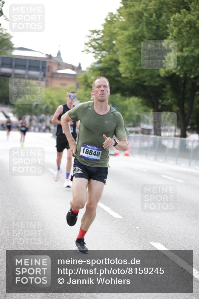 29.06.2025 - hella hamburg halbmarathon Jannik Wohlers http://msf.ph/oto/8159245 29.06.2025 09:39:08 Lombardsbrücke 4524, 6699, 11342, 13016, 14932, 15166, 16548, 18694, 18848, 19072, 19108 meine-sportfotos.de