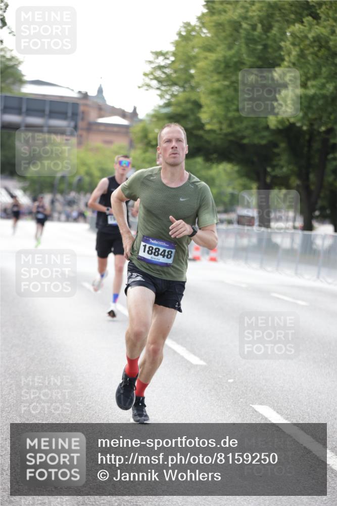 29.06.2025 - hella hamburg halbmarathon Jannik Wohlers http://msf.ph/oto/8159250 29.06.2025 09:39:08 Lombardsbrücke 4524, 6699, 11342, 13016, 14932, 15166, 16548, 18694, 18848, 19072, 19108 meine-sportfotos.de
