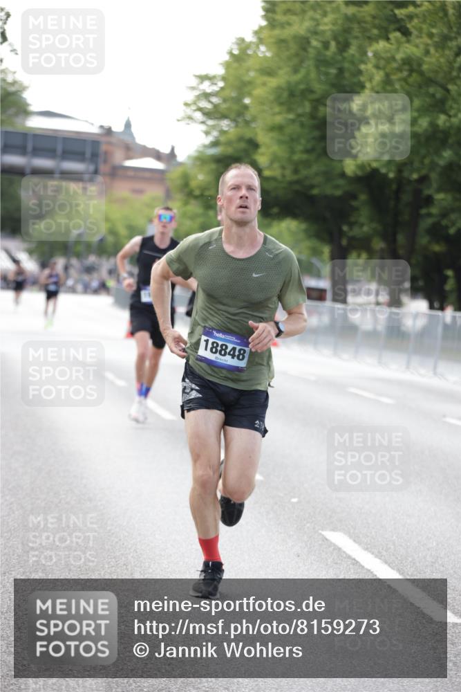 29.06.2025 - hella hamburg halbmarathon Jannik Wohlers http://msf.ph/oto/8159273 29.06.2025 09:39:08 Lombardsbrücke 4524, 6699, 11342, 13016, 14932, 15166, 16548, 18694, 18848, 19072, 19108 meine-sportfotos.de