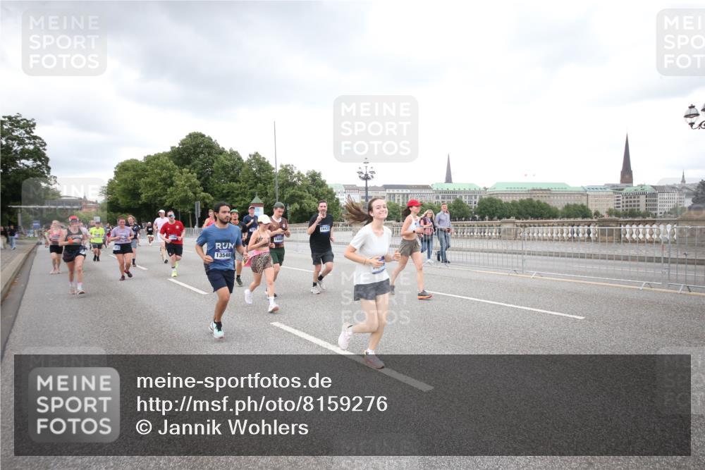 29.06.2025 - hella hamburg halbmarathon Jannik Wohlers http://msf.ph/oto/8159276 29.06.2025 10:54:41 Lombardsbrücke 1013, 2090, 2452, 3002, 3274, 4039, 4191, 4192, 5392, 5727, 6395, 6396, 6839, 6944, 7219, 7238, 7766, 8403, 8519, 9596, 10109, 10458, 10686, 11737, 11788, 11908, 12147, 12148, 13548, 13979, 13980, 14515, 14651, 15581, 15782, 15843, 16057, 16432, 16433, 16637, 16664, 16665, 17090, 18372, 19199 meine-sportfotos.de