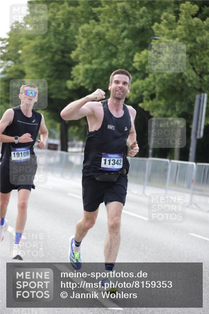29.06.2025 - hella hamburg halbmarathon Jannik Wohlers http://msf.ph/oto/8159353 29.06.2025 09:39:10 Lombardsbrücke 4524, 6699, 11342, 13016, 14932, 15166, 16548, 18694, 18848, 19072, 19108 meine-sportfotos.de