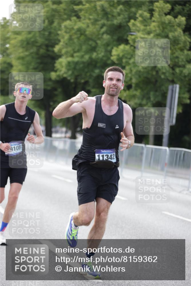 29.06.2025 - hella hamburg halbmarathon Jannik Wohlers http://msf.ph/oto/8159362 29.06.2025 09:39:10 Lombardsbrücke 4524, 6699, 11342, 13016, 14932, 15166, 16548, 18694, 18848, 19072, 19108 meine-sportfotos.de
