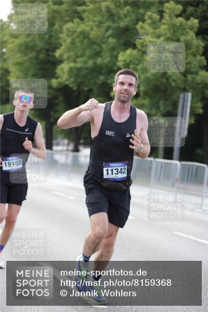 29.06.2025 - hella hamburg halbmarathon Jannik Wohlers http://msf.ph/oto/8159368 29.06.2025 09:39:10 Lombardsbrücke 4524, 6699, 11342, 13016, 14932, 15166, 16548, 18694, 18848, 19072, 19108 meine-sportfotos.de
