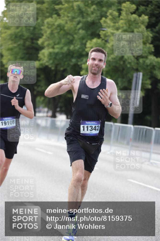 29.06.2025 - hella hamburg halbmarathon Jannik Wohlers http://msf.ph/oto/8159375 29.06.2025 09:39:10 Lombardsbrücke 4524, 6699, 11342, 13016, 14932, 15166, 16548, 18694, 18848, 19072, 19108 meine-sportfotos.de