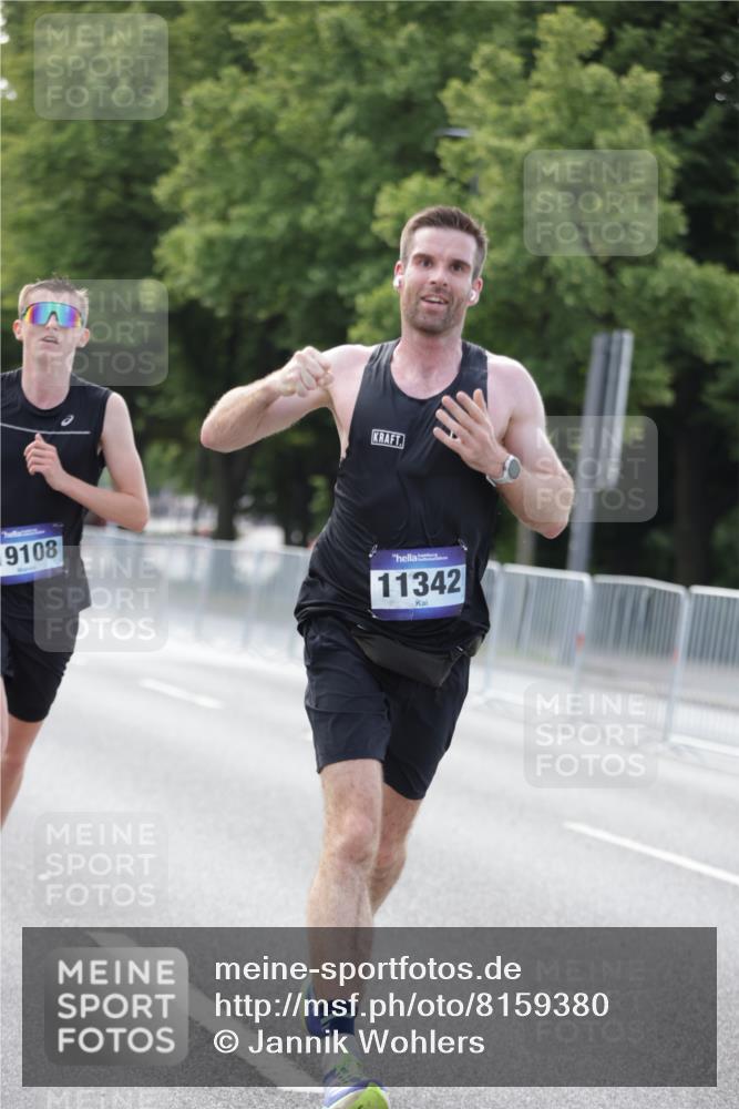 29.06.2025 - hella hamburg halbmarathon Jannik Wohlers http://msf.ph/oto/8159380 29.06.2025 09:39:11 Lombardsbrücke 51, 4524, 6699, 11342, 13016, 14932, 15166, 16548, 18694, 18848, 19108 meine-sportfotos.de