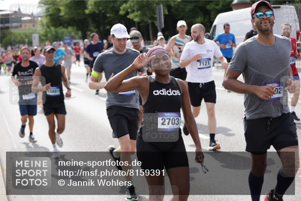 29.06.2025 - hella hamburg halbmarathon Jannik Wohlers http://msf.ph/oto/8159391 29.06.2025 10:18:21 Lombardsbrücke 1349, 1521, 2703, 2781, 2821, 3202, 3529, 3591, 3592, 4802, 5049, 5264, 5266, 5834, 5910, 6413, 7051, 7121, 7214, 7454, 8665, 8780, 9276, 9505, 9549, 10172, 10467, 10502, 10856, 11020, 12239, 12347, 12541, 12548, 12552, 12703, 12890, 14023, 14247, 14294, 14332, 14532, 14627, 14760, 14966, 14967, 15138, 15208, 15402, 15436, 15657, 15749, 15881, 16196, 16451, 17027, 17030, 17052, 17490, 17567, 18246, 18336, 18456 meine-sportfotos.de