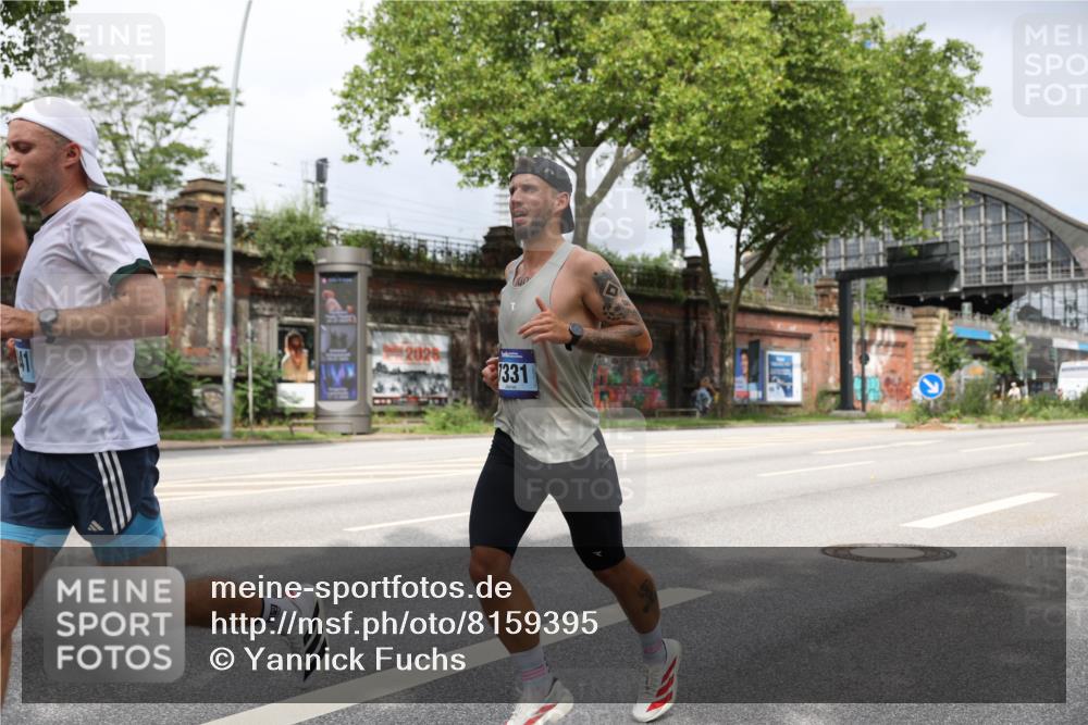 29.06.2025 - hella hamburg halbmarathon Yannick Fuchs http://msf.ph/oto/8159395 29.06.2025 10:19:42 20KM 2459, 2892, 5612, 7142, 7331, 7855, 9269, 11678, 14506, 17614, 18569, 18695, 19041 meine-sportfotos.de