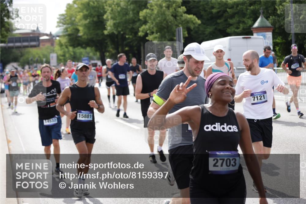 29.06.2025 - hella hamburg halbmarathon Jannik Wohlers http://msf.ph/oto/8159397 29.06.2025 10:18:21 Lombardsbrücke 1349, 1521, 2703, 2781, 2821, 3202, 3529, 3591, 3592, 4802, 5049, 5264, 5266, 5834, 5910, 6413, 7051, 7121, 7214, 7454, 8665, 8780, 9276, 9505, 9549, 10172, 10467, 10502, 10856, 11020, 12239, 12347, 12541, 12548, 12552, 12703, 12890, 14023, 14247, 14294, 14332, 14532, 14627, 14760, 14966, 14967, 15138, 15208, 15402, 15436, 15657, 15749, 15881, 16196, 16451, 17027, 17030, 17052, 17490, 17567, 18246, 18336, 18456 meine-sportfotos.de
