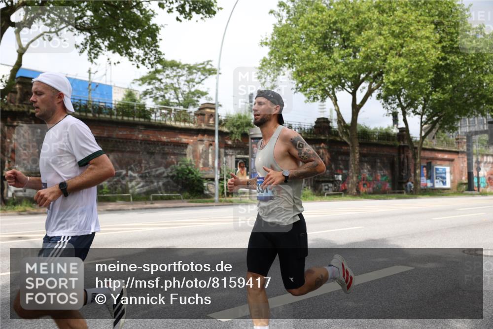 29.06.2025 - hella hamburg halbmarathon Yannick Fuchs http://msf.ph/oto/8159417 29.06.2025 10:19:42 20KM 2459, 2892, 5612, 7142, 7331, 7855, 9269, 11678, 14506, 17614, 18569, 18695, 19041 meine-sportfotos.de