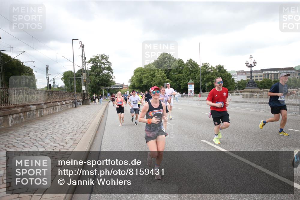 29.06.2025 - hella hamburg halbmarathon Jannik Wohlers http://msf.ph/oto/8159431 29.06.2025 10:54:43 Lombardsbrücke 1013, 2090, 2452, 3274, 4039, 5392, 5727, 6395, 6396, 6839, 6944, 7219, 7238, 7766, 8403, 8519, 9596, 10109, 10458, 10686, 11737, 11788, 11908, 12147, 12148, 13098, 13548, 13979, 13980, 14515, 14651, 15160, 15581, 15782, 15843, 16057, 16432, 16433, 16664, 16665, 17090, 19199 meine-sportfotos.de