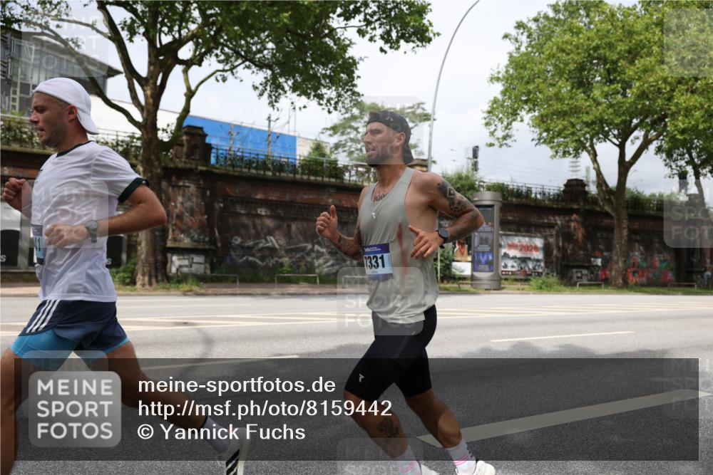 29.06.2025 - hella hamburg halbmarathon Yannick Fuchs http://msf.ph/oto/8159442 29.06.2025 10:19:42 20KM 2459, 2892, 5612, 7142, 7331, 7855, 9269, 11678, 14506, 17614, 18569, 18695, 19041 meine-sportfotos.de