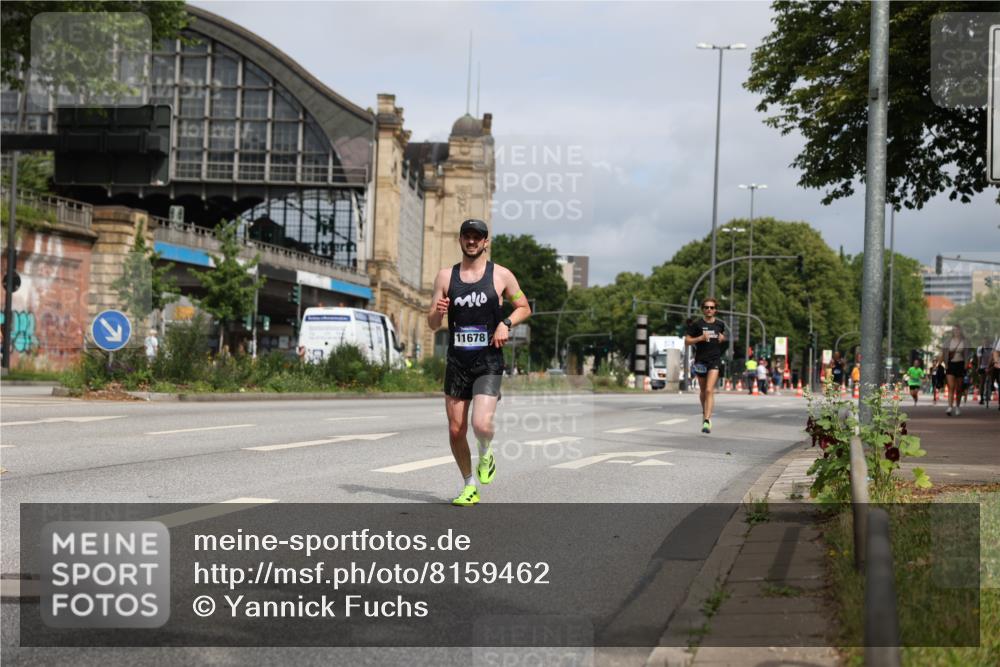 29.06.2025 - hella hamburg halbmarathon Yannick Fuchs http://msf.ph/oto/8159462 29.06.2025 10:19:46 20KM 2892, 5612, 7142, 7331, 7855, 9269, 11678, 14506, 17614, 17752, 18695, 18740, 19041 meine-sportfotos.de