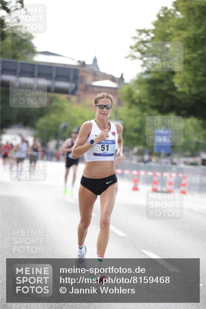29.06.2025 - hella hamburg halbmarathon Jannik Wohlers http://msf.ph/oto/8159468 29.06.2025 09:39:14 Lombardsbrücke 51, 6699, 11342, 13016, 14932, 15166, 16548, 18694, 18848, 19108 meine-sportfotos.de