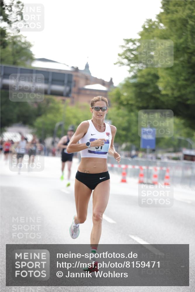 29.06.2025 - hella hamburg halbmarathon Jannik Wohlers http://msf.ph/oto/8159471 29.06.2025 09:39:14 Lombardsbrücke 51, 6699, 11342, 13016, 14932, 15166, 16548, 18694, 18848, 19108 meine-sportfotos.de