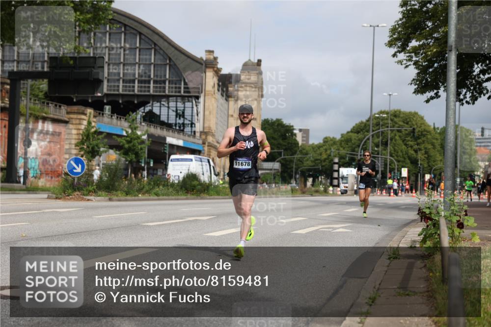 29.06.2025 - hella hamburg halbmarathon Yannick Fuchs http://msf.ph/oto/8159481 29.06.2025 10:19:46 20KM 2892, 5612, 7142, 7331, 7855, 9269, 11678, 14506, 17614, 17752, 18695, 18740, 19041 meine-sportfotos.de