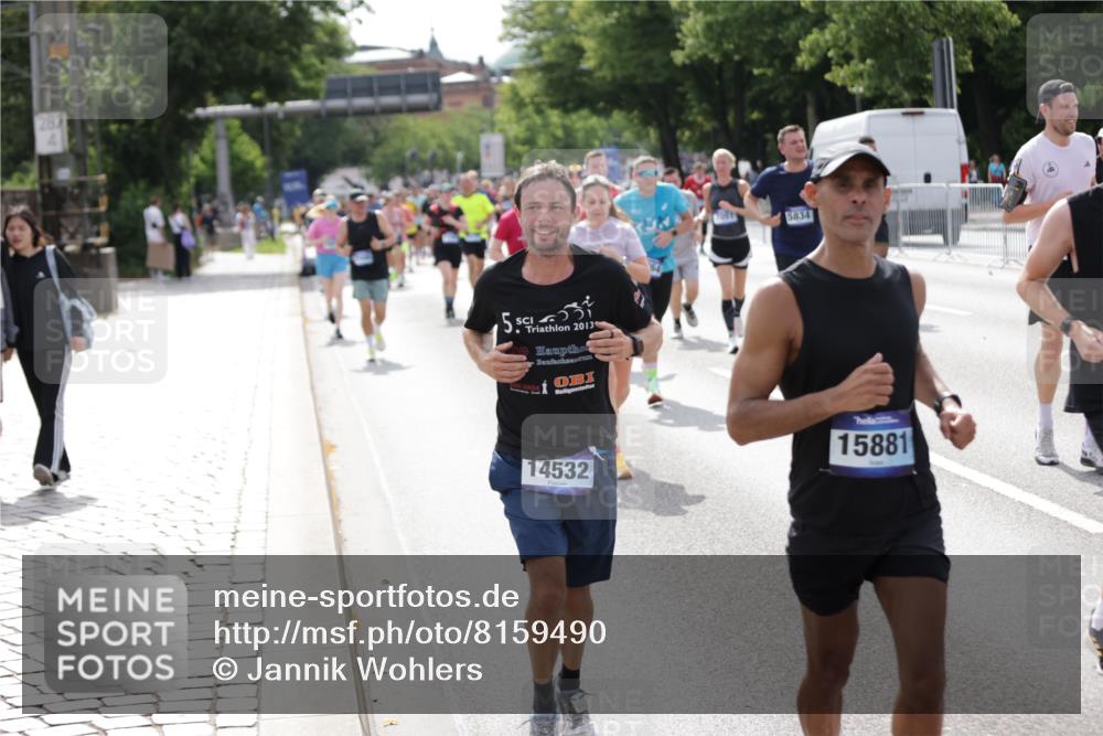 29.06.2025 - hella hamburg halbmarathon Jannik Wohlers http://msf.ph/oto/8159490 29.06.2025 10:18:22 Lombardsbrücke 1349, 1521, 2781, 2821, 3529, 3591, 3592, 4718, 4802, 5049, 5264, 5266, 5834, 5910, 6413, 7051, 7121, 7214, 8665, 8780, 9276, 9505, 9549, 10467, 10502, 10856, 11020, 12239, 12347, 12548, 12552, 12703, 12890, 14023, 14247, 14294, 14532, 14627, 14760, 14966, 14967, 15138, 15208, 15402, 15436, 15657, 15749, 15881, 16196, 17027, 17030, 17052, 17490, 17567, 18246, 18336, 18456, 19010 meine-sportfotos.de