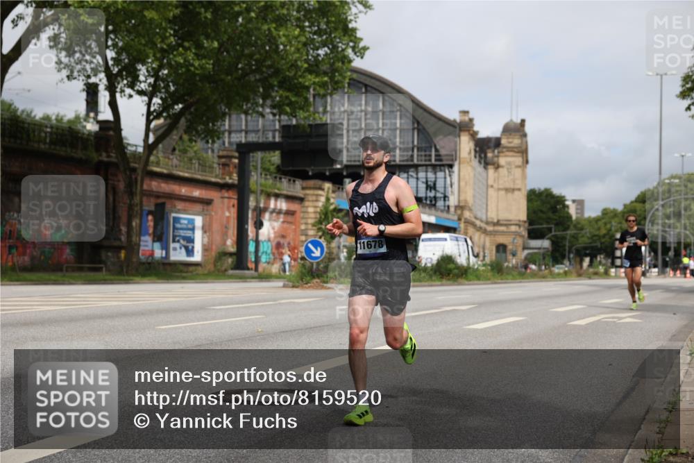 29.06.2025 - hella hamburg halbmarathon Yannick Fuchs http://msf.ph/oto/8159520 29.06.2025 10:19:47 20KM 2892, 5612, 7142, 7855, 11678, 14506, 16361, 17752, 18695, 18740 meine-sportfotos.de