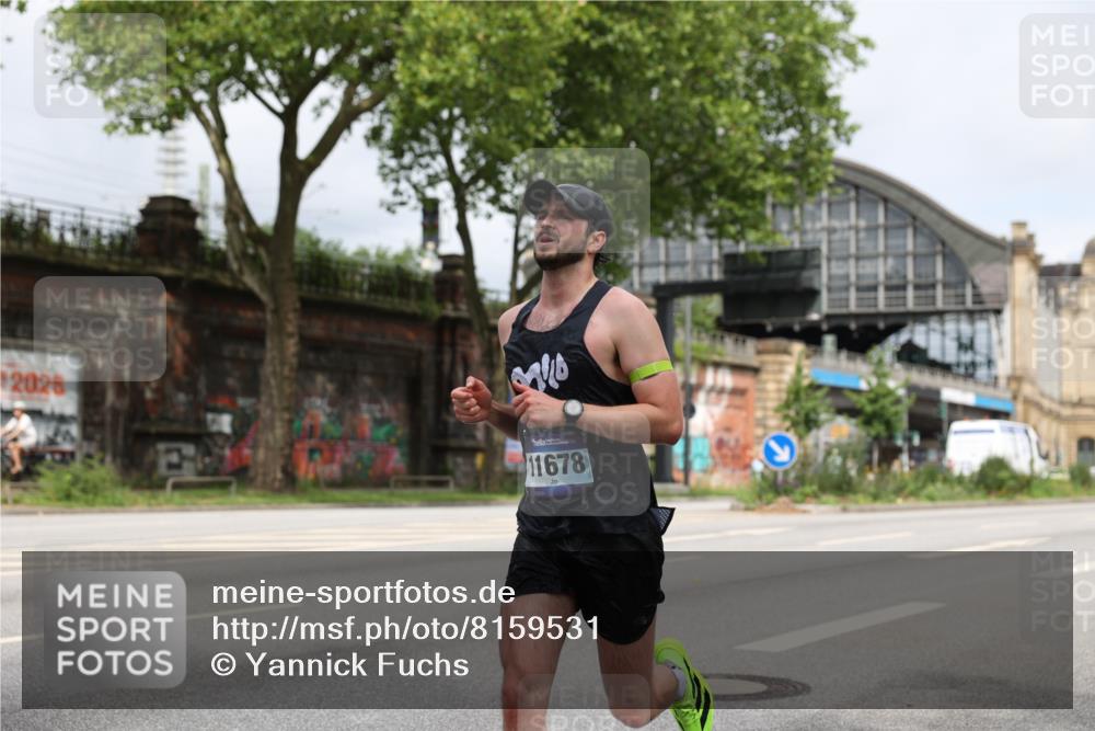 29.06.2025 - hella hamburg halbmarathon Yannick Fuchs http://msf.ph/oto/8159531 29.06.2025 10:19:48 20KM 1241, 2892, 5612, 7142, 7855, 11678, 13872, 14506, 16361, 17752, 18695, 18740 meine-sportfotos.de
