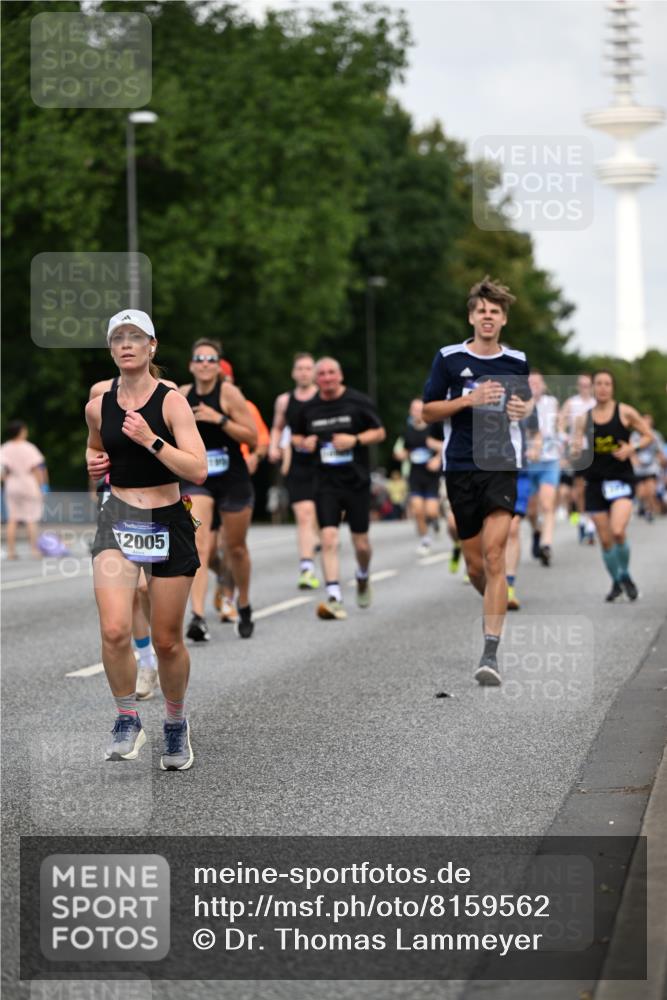 29.06.2025 - hella hamburg halbmarathon Dr. Thomas Lammeyer http://msf.ph/oto/8159562 29.06.2025 10:08:31 Kennedybrücke 1032, 1161, 1367, 1377, 1674, 2011, 3413, 3488, 4488, 4904, 5354, 5363, 5365, 5976, 6706, 6709, 10213, 10756, 10962 meine-sportfotos.de