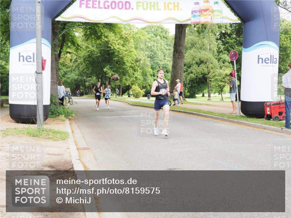 29.06.2025 - hella hamburg halbmarathon MichiJ http://msf.ph/oto/8159575 29.06.2025 10:10:07 Zwischen KM18-KM19  meine-sportfotos.de