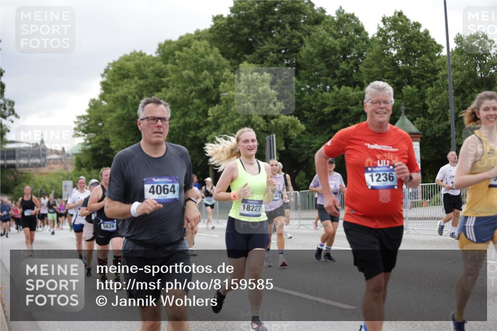 29.06.2025 - hella hamburg halbmarathon Jannik Wohlers http://msf.ph/oto/8159585 29.06.2025 11:02:10 Lombardsbrücke 1236, 1302, 1303, 3092, 3349, 3350, 3615, 4064, 4416, 4420, 4421, 4459, 4671, 4714, 5068, 5320, 5626, 5773, 6424, 7342, 9257, 9627, 9890, 10239, 10410, 10411, 10837, 11095, 11439, 11824, 12132, 12769, 12771, 12999, 13336, 14431, 14949, 15970, 16598, 16652, 16917, 17204, 17340, 18020, 18227, 18257, 18446, 18964, 18969 meine-sportfotos.de
