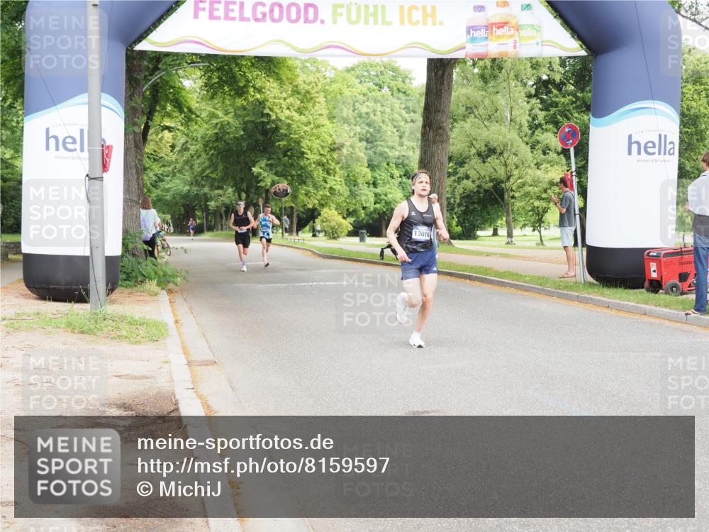 29.06.2025 - hella hamburg halbmarathon MichiJ http://msf.ph/oto/8159597 29.06.2025 10:10:07 Zwischen KM18-KM19  meine-sportfotos.de